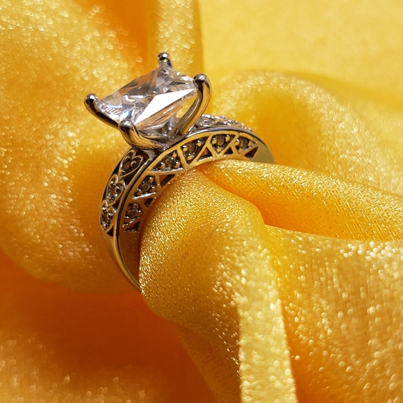 Princess cut diamond simulant size 5.5 - Picture 2 of 5